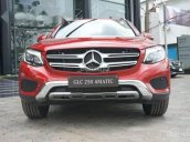 Bán xe Mercedes GLC 250 4Matic 2018 màu đỏ, giá tốt, giao xe ngay