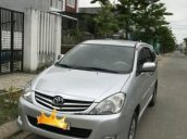 Cần bán xe Toyota Innova đời 2010, màu bạc xe gia đình