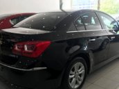 Bán Chevrolet Cruze 1.6 MT 2017, màu đen  