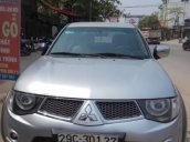 Bán Mitsubishi Triton đời 2014, màu bạc số tự động, giá chỉ 460 triệu