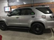 Bán Toyota Fortuner đời 2015, màu bạc 