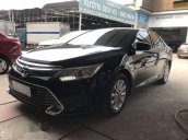 Bán Toyota Camry 2.0E đời 2016, màu đen 