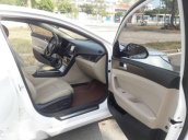 Bán xe Hyundai Sonata sản xuất 2015, màu trắng 