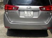 Bán Toyota Innova E đời 2017, màu bạc  
