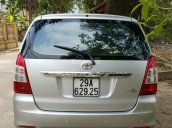 Cần bán gấp Toyota Innova đăng ký lần đầu 2012, màu bạc còn mới, giá tốt 550 triệu