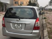 Cần bán gấp Toyota Innova đăng ký lần đầu 2012, màu bạc còn mới, giá tốt 550 triệu