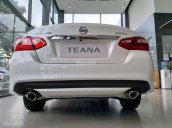 Bán xe Nissan Teana SL năm sản xuất 2018, màu trắng, xe nhập