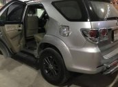 Bán Toyota Fortuner đời 2015, màu bạc 