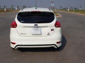 Cần bán gấp Ford Focus Sport đời 2015, màu trắng giá cạnh tranh