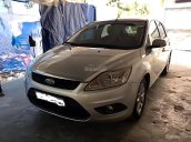 Gia đình bán xe Ford Focus 1.8AT SX 2009, màu bạc 