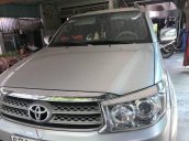 Bán ô tô Toyota Fortuner 2010, màu bạc giá cạnh tranh