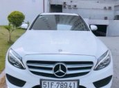 Bán Mercedes C300 AMG, đời 2017 màu trắng, nội thất đỏ