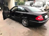 Bán xe Mercedes E240 2004, màu đen