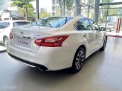 Bán xe Nissan Teana 2.5 SL 2018, màu trắng, nhập khẩu 