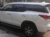 Bán gấp Toyota Fortuner đời 2017, màu trắng