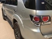 Cần bán xe Toyota Fortuner G năm 2015, màu bạc 