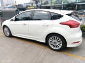 Cần bán xe Ford Focus Sport 2018, màu trắng. Trả trước 10% nhận xe, lãi suất 7.5%