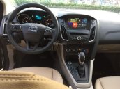 Cần bán Ford Focus Trend Hatback đời 2018, màu trắng. Hỗ trợ đăng ký sang tên