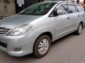 Bán Toyota Innova G đời 2009, màu bạc xe gia đình