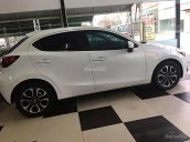 Cần bán gấp Mazda 2 sản xuất 2016, màu trắng chính chủ