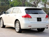 Bán Toyota Venza sản xuất năm 2011, màu trắng, nhập khẩu nguyên chiếc