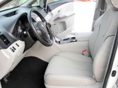 Bán Toyota Venza sản xuất năm 2011, màu trắng, nhập khẩu nguyên chiếc