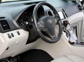 Bán Toyota Venza sản xuất năm 2011, màu trắng, nhập khẩu nguyên chiếc