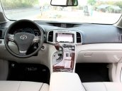 Bán Toyota Venza sản xuất năm 2011, màu trắng, nhập khẩu nguyên chiếc