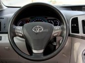 Bán Toyota Venza sản xuất năm 2011, màu trắng, nhập khẩu nguyên chiếc