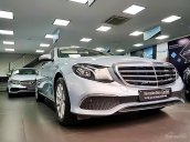 Bán xe Mercedes E200 đời 2016, màu bạc