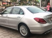 Bán xe Mercedes C250 2017 màu bạc, nội thất đen. Chỉ 500 triệu nhận xe với gói vay ưu đãi