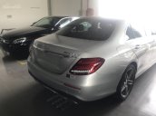 Bán Mercedes E300 AMG 2018 mới 100%, màu bạc, giao ngay, lãi suất tốt, ngân hàng hỗ trợ 80%