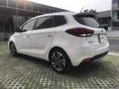 Cần bán Kia Rondo GAT đời 2017, màu trắng, lướt nhẹ 15000km