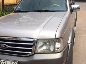 Cần bán gấp Ford Everest đời 2006, màu ghi vàng 