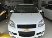 Cần bán Chevrolet Aveo sản xuất 2018, màu trắng