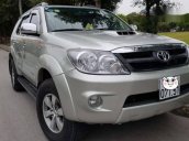 Cần bán gấp Toyota Fortuner sản xuất 2008, màu bạc số tự động