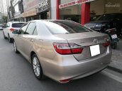 Cần bán lại xe Toyota Camry 2.5G đời 2016, màu vàng