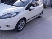 Bán xe Ford Fiesta S sản xuất năm 2011, màu trắng xe gia đình