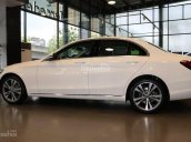 Cần bán Mercedes C250 Exclusive năm 2018, màu trắng, giao ngay, giá tốt - Mercedes Haxaco Võ Văn Kiệt