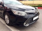 Cần bán Toyota Camry 2.0E model 2016, màu đen, chính chủ