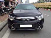 Cần bán Toyota Camry 2.0E model 2016, màu đen, chính chủ