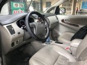 Bán xe Toyota Innova V 2016, màu bạc  