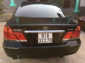 Cần bán lại xe Toyota Camry 2.4 đời 2004, màu đen