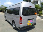 Cần bán xe Toyota Hiace sản xuất 2013, màu bạc