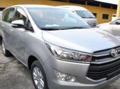 Bán Toyota Innova đời 2018, màu bạc, giá 708tr