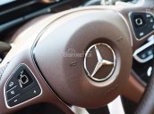 Bán xe Mercedes E250 màu đen giá tốt, giao xe ngay