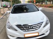 Bán Hyundai Sonata năm 2011 ĐK 2012, màu trắng, giá 550tr