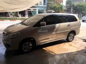 Cần bán gấp Toyota Innova 2.0E sản xuất năm 2016 số sàn, giá tốt