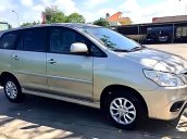 Cần bán gấp Toyota Innova E năm 2014