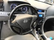 Cần bán Hyundai Sonata năm sản xuất 2011, màu trắng, nhập khẩu nguyên chiếc